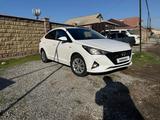 Hyundai Accent 2022 года за 6 800 000 тг. в Шымкент – фото 2