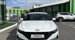 Hyundai Elantra 2022 года за 8 390 000 тг. в Семей – фото 2