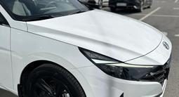 Hyundai Elantra 2022 года за 8 390 000 тг. в Семей – фото 4