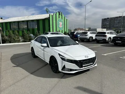 Hyundai Elantra 2022 года за 8 390 000 тг. в Семей – фото 3