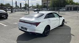 Hyundai Elantra 2022 года за 8 390 000 тг. в Семей – фото 5