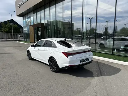 Hyundai Elantra 2022 года за 8 390 000 тг. в Семей – фото 7