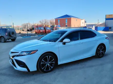 Toyota Camry 2018 года за 11 500 000 тг. в Актобе – фото 14