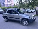 Honda CR-V 1997 годаүшін2 800 000 тг. в Алматы