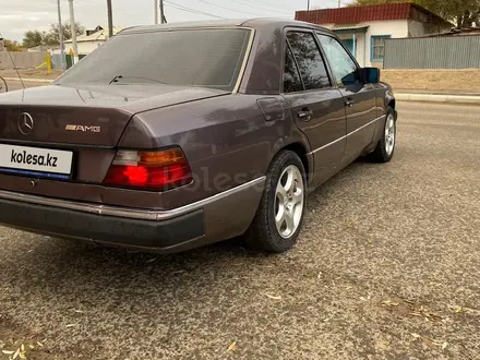 Mercedes-Benz E 220 1993 года за 1 800 000 тг. в Кызылорда – фото 4