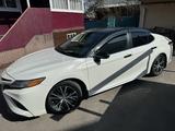 Toyota Camry 2020 года за 11 100 000 тг. в Алматы – фото 3