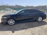 Toyota Camry 2020 года за 12 900 000 тг. в Актобе