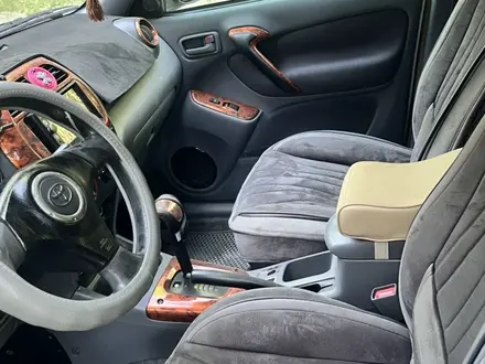 Toyota RAV4 2003 года за 3 650 000 тг. в Усть-Каменогорск – фото 14