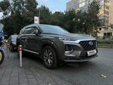 Hyundai Santa Fe 2020 года за 14 500 000 тг. в Алматы – фото 2