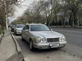 Mercedes-Benz E 320 1996 года за 3 300 000 тг. в Алматы – фото 3