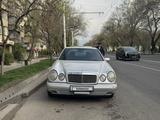 Mercedes-Benz E 320 1996 года за 3 300 000 тг. в Алматы