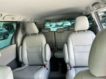 Toyota Sienna 2017 года за 9 200 000 тг. в Актау – фото 8