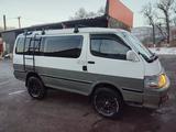 Toyota Hiace 1994 годаүшін3 500 000 тг. в Есик