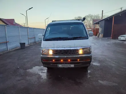 Toyota Hiace 1994 года за 3 500 000 тг. в Есик – фото 8