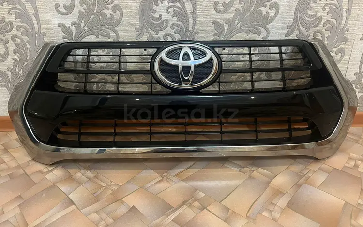Решетка радиатора Toyota Hilux Оригинал Заводские Made in Japan за 110 000 тг. в Актау