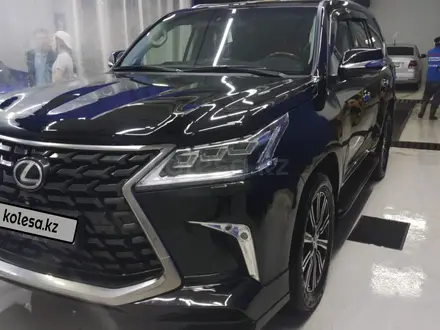 Lexus LX 570 2008 года за 30 000 000 тг. в Астана