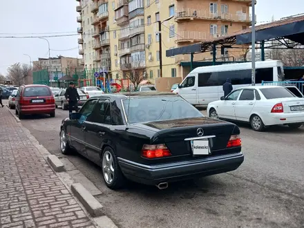 Mercedes-Benz E 280 1994 года за 4 650 000 тг. в Тараз