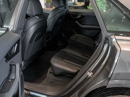 Audi Q8 55 TFSI Quattro Advance 2025 года за 59 050 000 тг. в Павлодар – фото 11