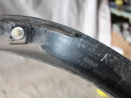 Накладка на крыло передняя правая левая Lexus Rx за 20 000 тг. в Караганда – фото 10