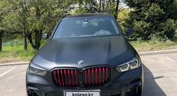 BMW X5 2022 года за 56 500 000 тг. в Алматы – фото 2
