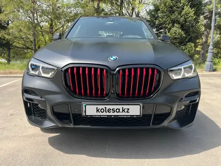 BMW X5 2022 года за 53 500 000 тг. в Алматы – фото 9