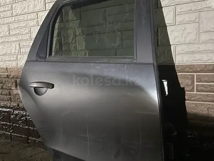 Дверь задняя правая Nissan terrano d10 за 6 428 тг. в Астана