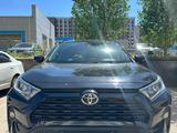 Toyota RAV4 2021 годаfor16 800 000 тг. в Астана