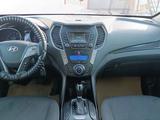 Hyundai Santa Fe 2013 годаүшін8 500 000 тг. в Актобе – фото 5