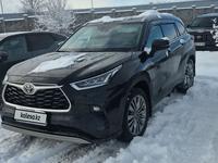 Toyota Highlander 2023 годаүшін23 500 000 тг. в Караганда