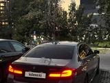 BMW 530 2022 года за 32 000 000 тг. в Алматы – фото 2