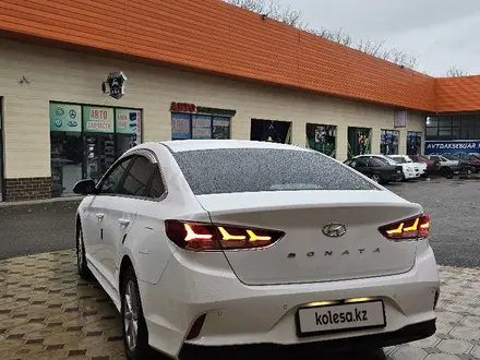 Hyundai Sonata 2018 года за 9 800 000 тг. в Шымкент – фото 5