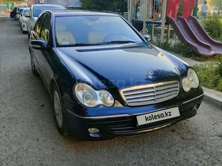 Mercedes-Benz C 200 2004 года за 3 200 000 тг. в Актобе