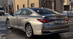 Lexus ES 300h 2023 годаүшін24 200 000 тг. в Алматы – фото 4