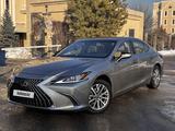 Lexus ES 300h 2023 годаfor24 600 000 тг. в Алматы