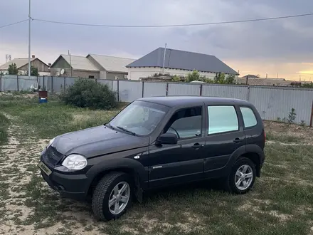 Chevrolet Niva 2018 года за 4 000 000 тг. в Атырау – фото 3