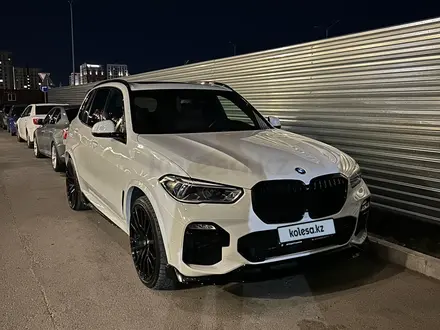 BMW X5 2020 года за 31 500 000 тг. в Астана – фото 2