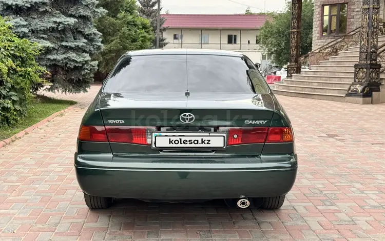 Toyota Camry 2000 годаүшін3 100 000 тг. в Алматы