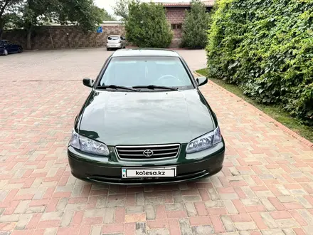 Toyota Camry 2000 года за 3 100 000 тг. в Алматы – фото 10