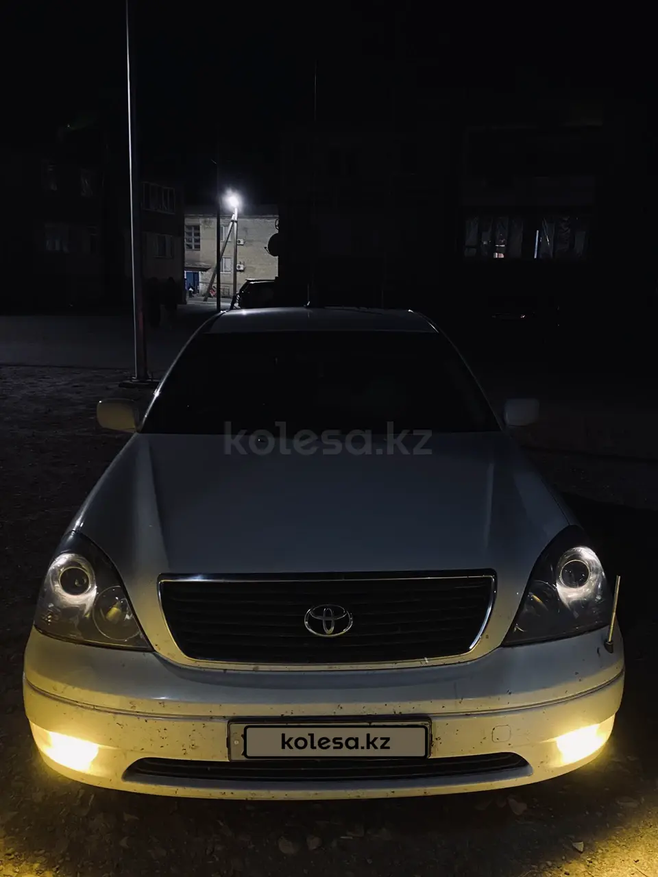 Toyota Celsior, 2000