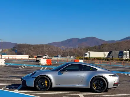 Porsche 911 Carrera 4 GTS 2025 года за 89 000 000 тг. в Алматы – фото 4