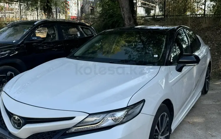 Toyota Camry 2021 года за 12 500 000 тг. в Алматы