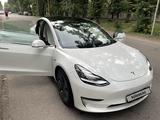 Tesla Model 3 2021 года за 15 500 000 тг. в Алматы – фото 3