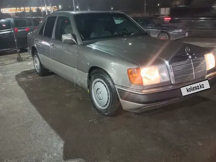 Mercedes-Benz E 230 1989 года за 2 100 000 тг. в Алматы – фото 11