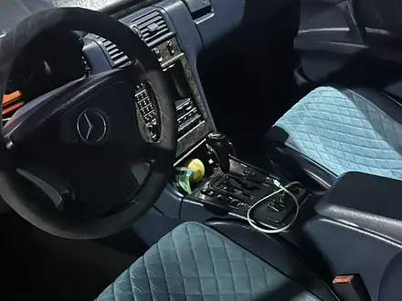 Mercedes-Benz E 320 1998 года за 3 200 000 тг. в Алматы – фото 18