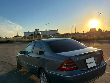 Mercedes-Benz C 230 2004 года за 3 500 000 тг. в Рудный – фото 3