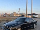 Mercedes-Benz E 55 AMG 1999 годаfor6 200 000 тг. в Актау – фото 4