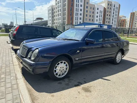 Mercedes-Benz E 230 1996 года за 2 100 000 тг. в Сатпаев – фото 2