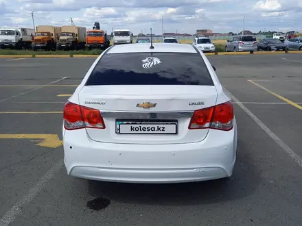 Chevrolet Cruze 2014 года за 3 800 000 тг. в Уральск – фото 3
