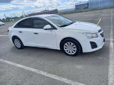 Chevrolet Cruze 2014 года за 3 800 000 тг. в Уральск – фото 2
