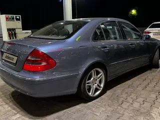 Mercedes-Benz E 320